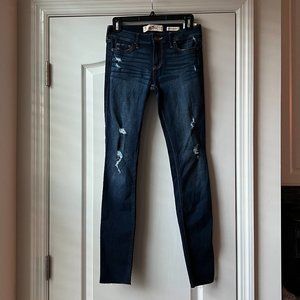 Hollister Low Rise Super Skinny Dark Wash Distressed Jeans (NWT!)